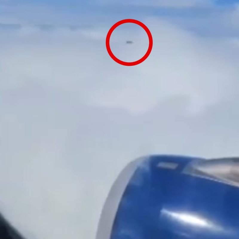 UFO Sighting from Flying Plane