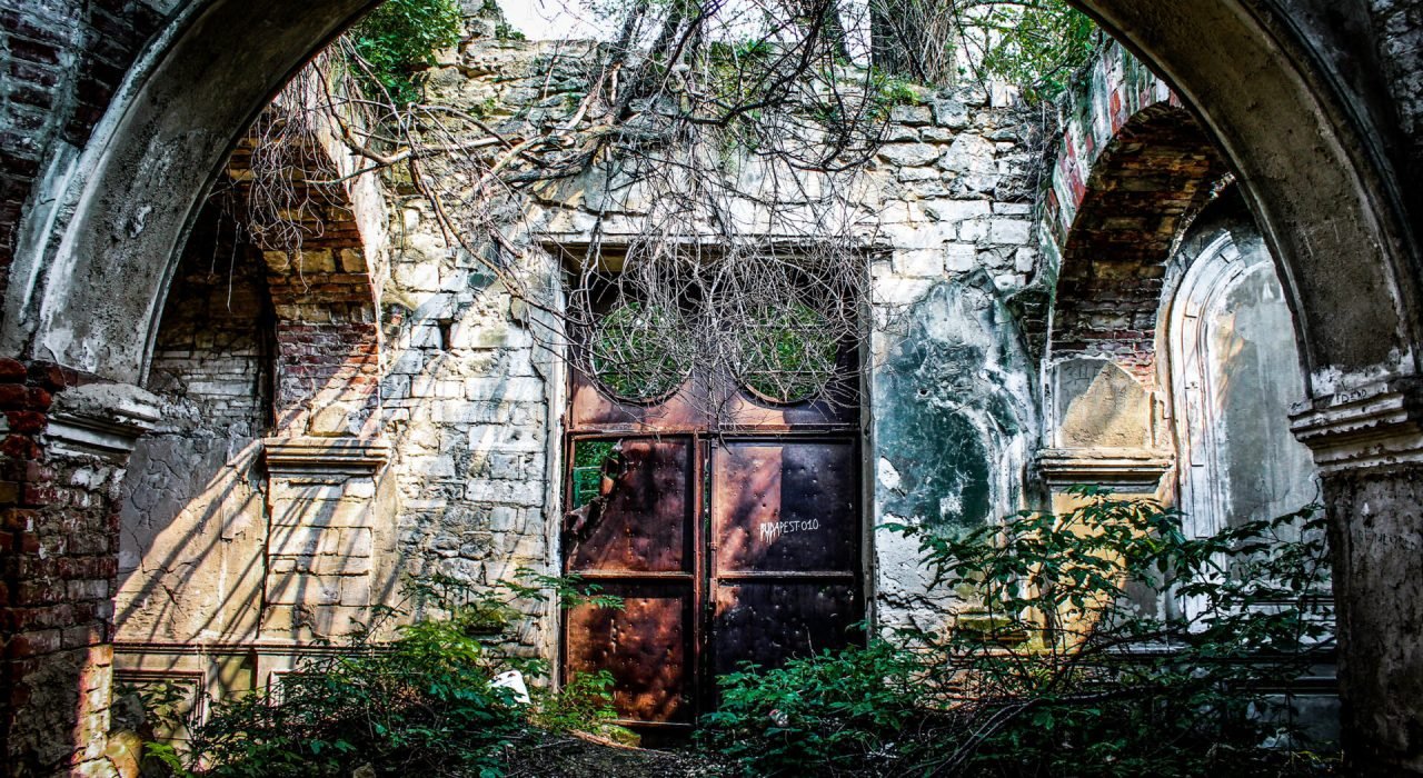 Chisinauās Haunted House - Haunted Places in Moldova - creepyhq