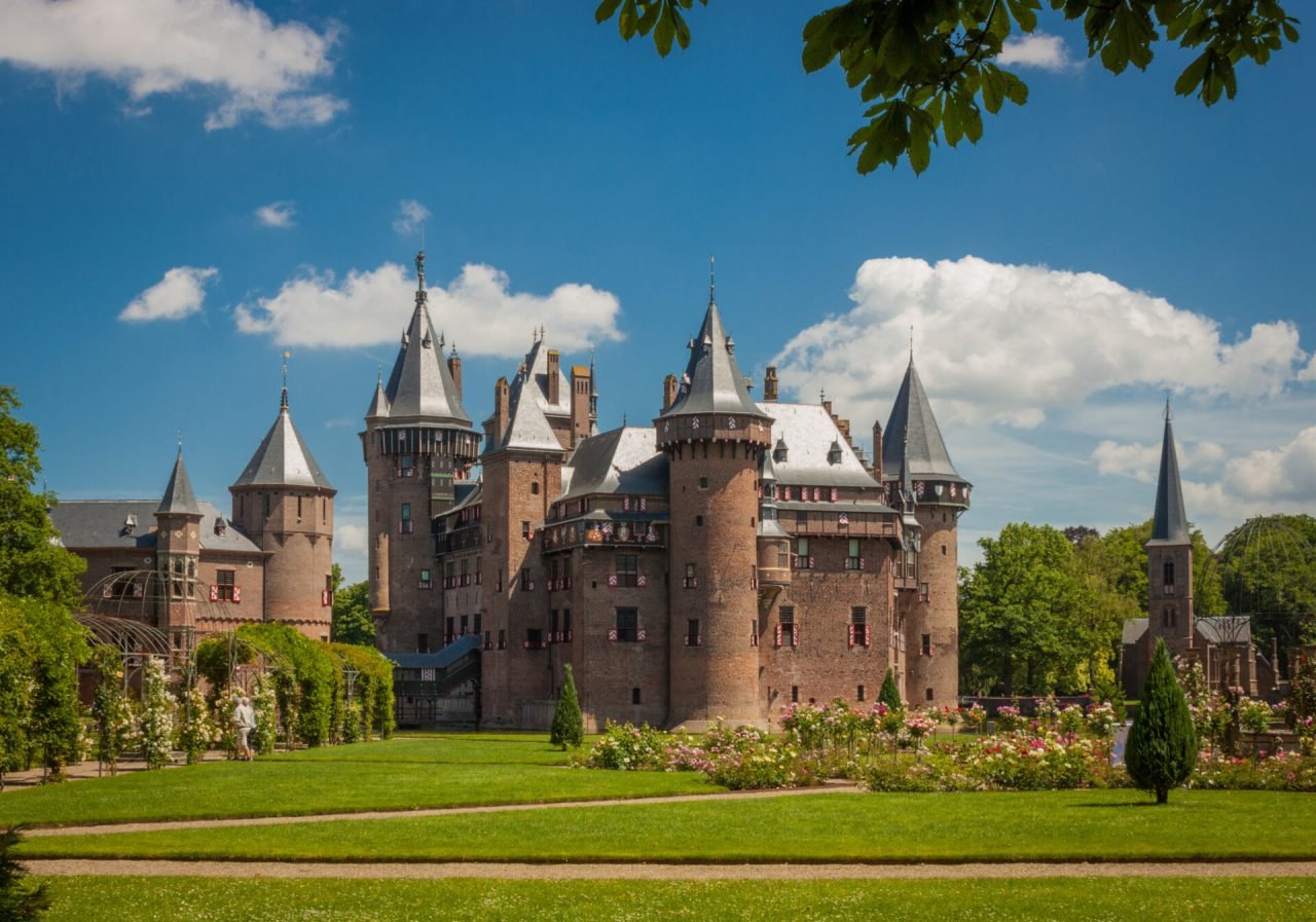 Kasteel de Haar - Haunted Places in Netherlands - creepyhq