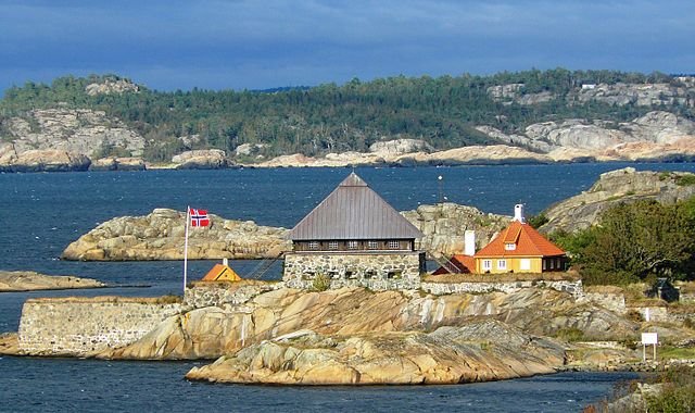 Stavern Fort - Haunted Places in Norway - creepyhq