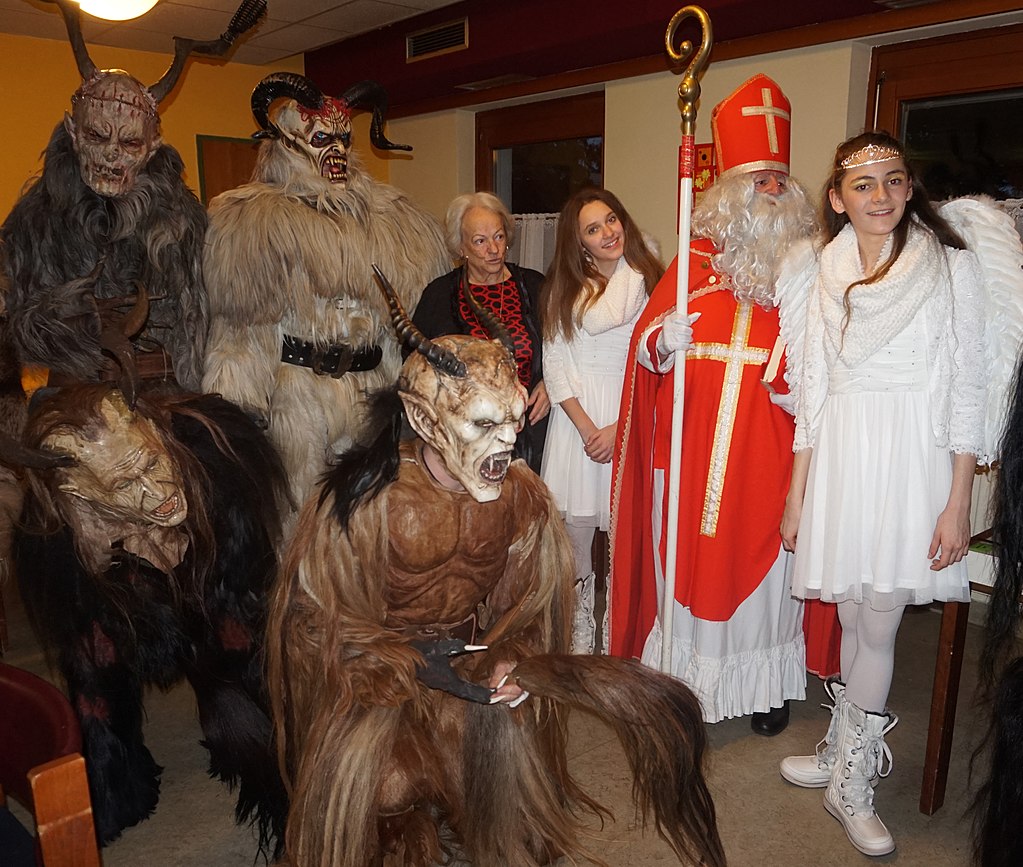 Krampus: The Dark Spirit of Christmas - Creepy hq