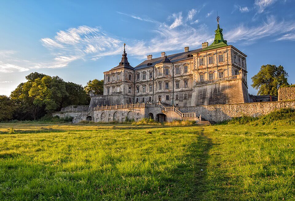 Pidhirtsi Castle - Haunted Places In Ukraine - creepyhq